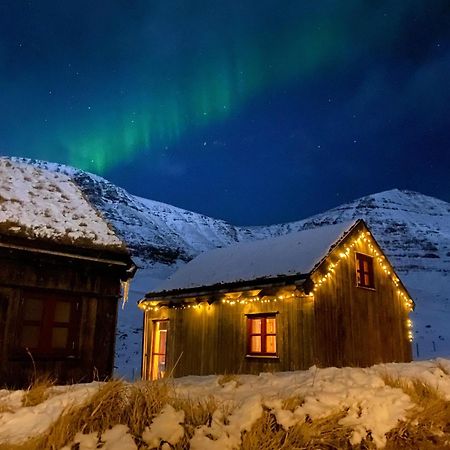 Mulafossur Cottages By Famous Waterfall In Gasadalur Eksteriør bilde