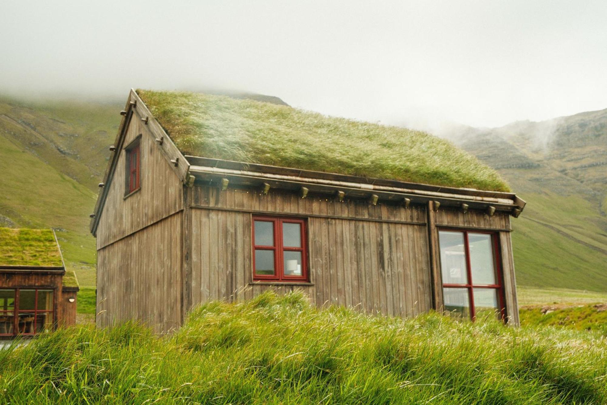 Mulafossur Cottages By Famous Waterfall In Gasadalur Eksteriør bilde