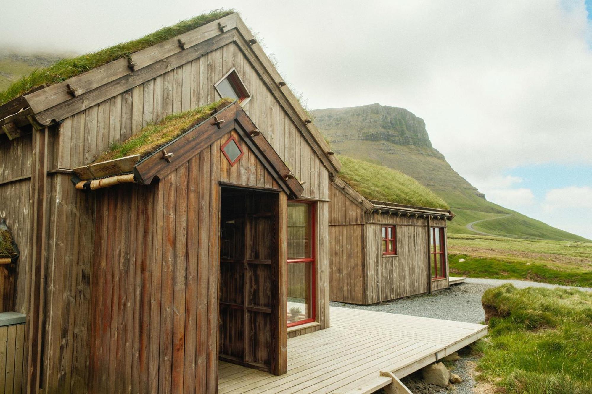 Mulafossur Cottages By Famous Waterfall In Gasadalur Eksteriør bilde